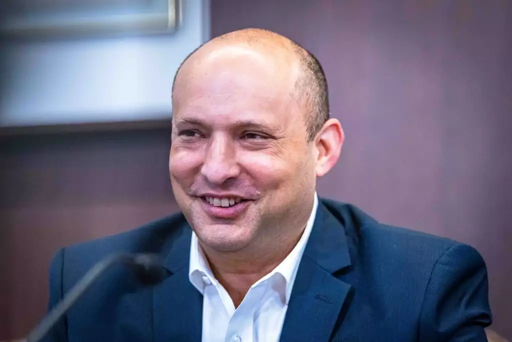 האמת חייבת להיאמר: נפתלי בנט, המזוודות הקטאריות והעצירה הנחושה של מכונת הטרור
